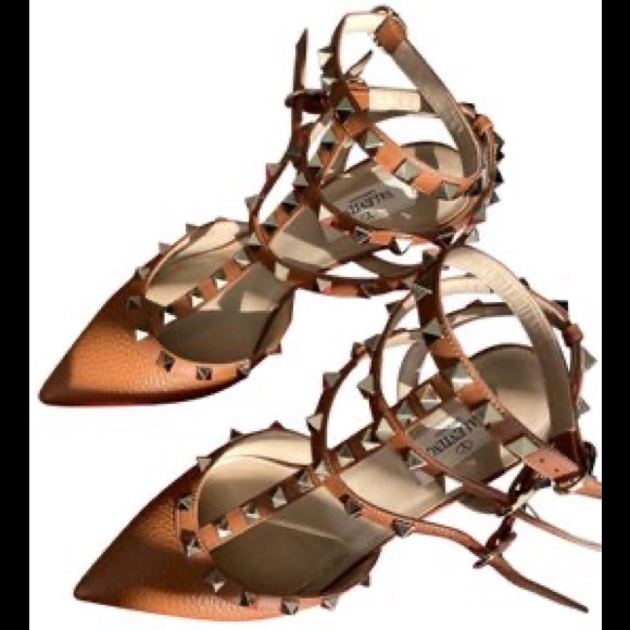 SOLD‼️ NEW VALENTINO Rockstud Caged Pumps - Picture 2 of 8